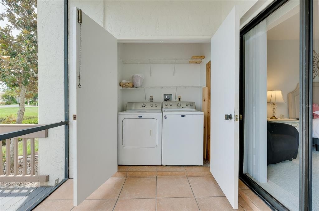 For Sale: $189,900 (1 beds, 1 baths, 800 Square Feet)