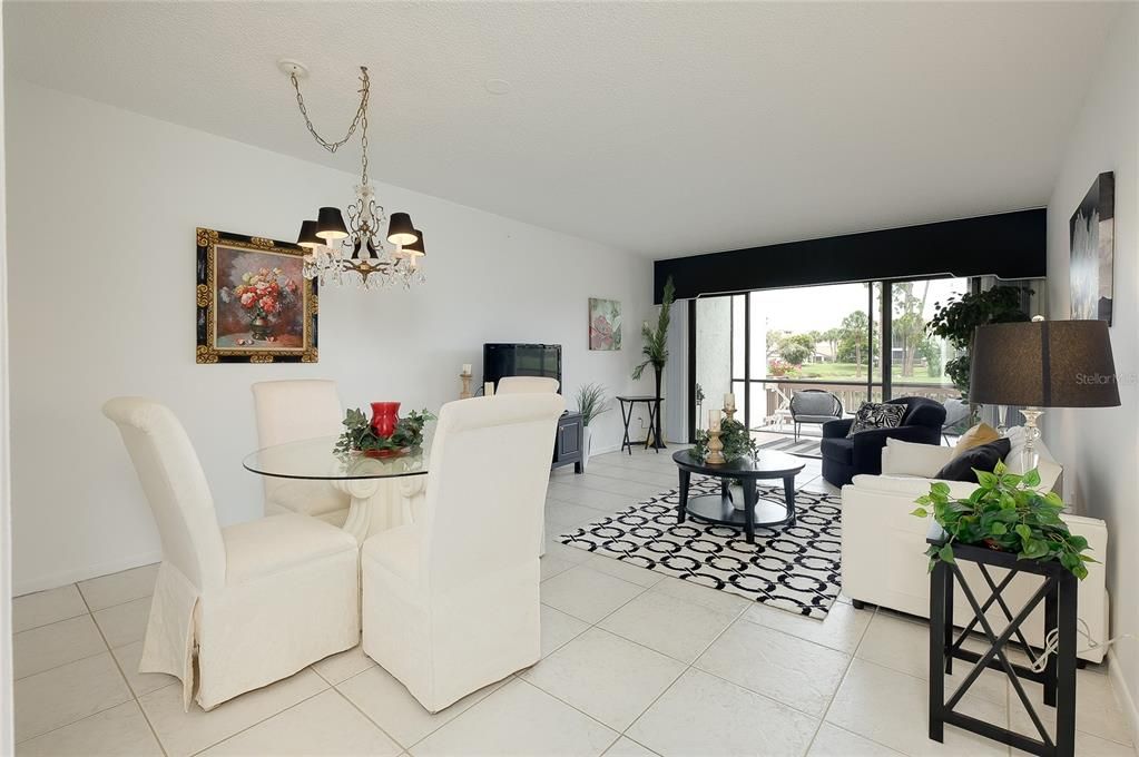 For Sale: $189,900 (1 beds, 1 baths, 800 Square Feet)