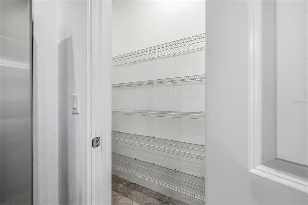 На продажу: $375,000 (4 спален, 2 ванн, 2466 Квадратных фут)