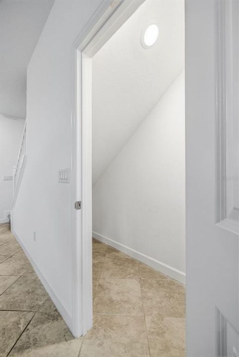 На продажу: $375,000 (4 спален, 2 ванн, 2466 Квадратных фут)