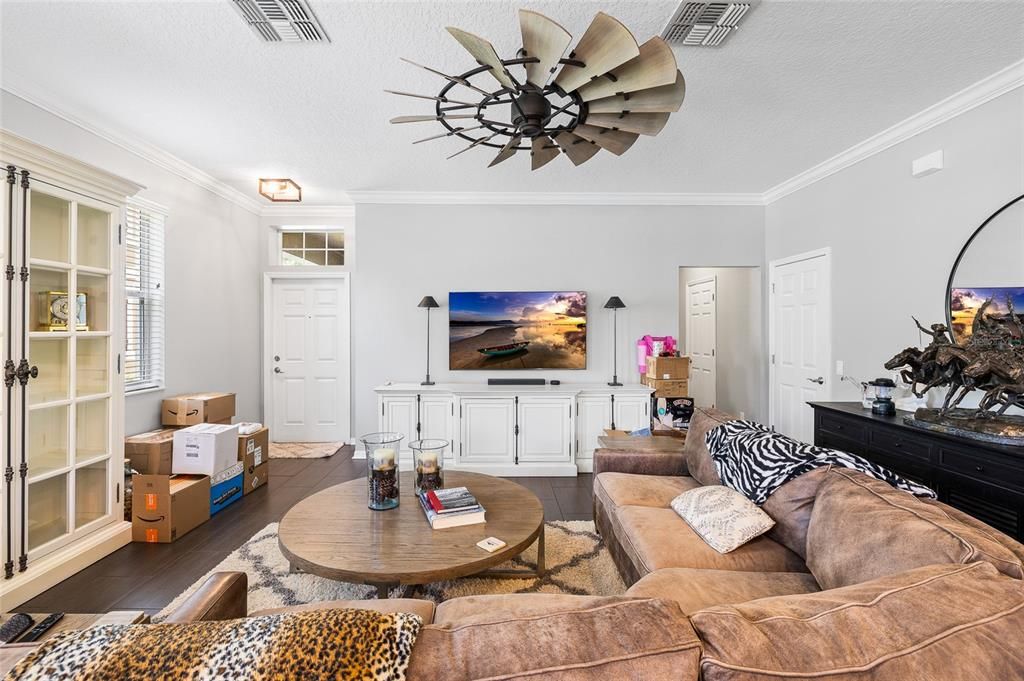 En Venta: $475,000 (3 camas, 2 baños, 2230 Pies cuadrados)
