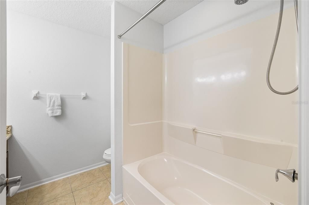 En Venta: $475,000 (3 camas, 2 baños, 2230 Pies cuadrados)