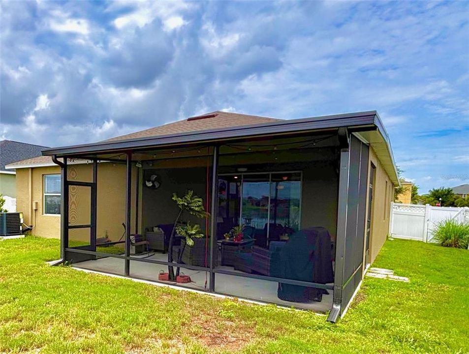 En Venta: $399,000 (4 camas, 3 baños, 2032 Pies cuadrados)