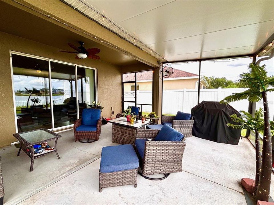 En Venta: $399,000 (4 camas, 3 baños, 2032 Pies cuadrados)