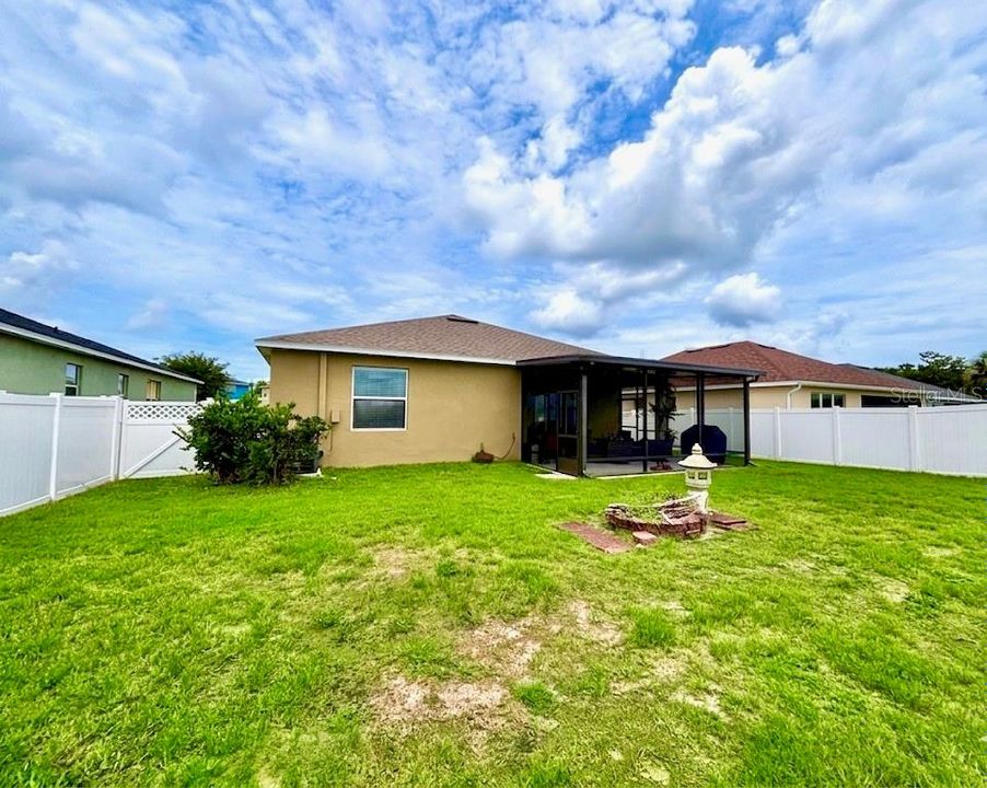 En Venta: $399,000 (4 camas, 3 baños, 2032 Pies cuadrados)