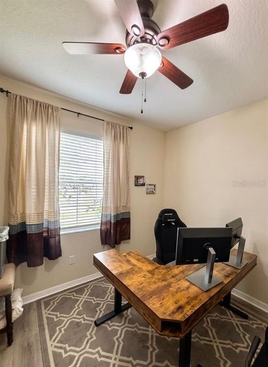 En Venta: $399,000 (4 camas, 3 baños, 2032 Pies cuadrados)