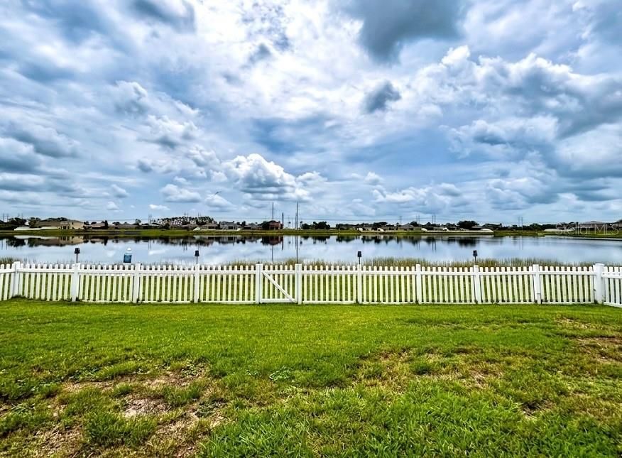 En Venta: $399,000 (4 camas, 3 baños, 2032 Pies cuadrados)