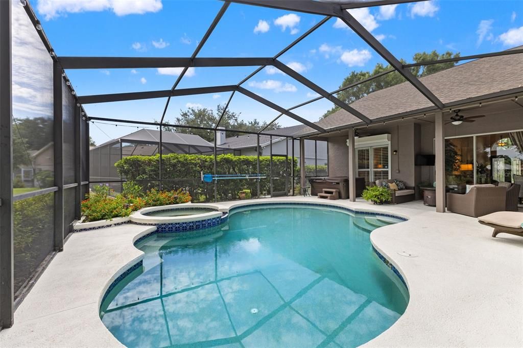 En Venta: $918,000 (4 camas, 3 baños, 2687 Pies cuadrados)