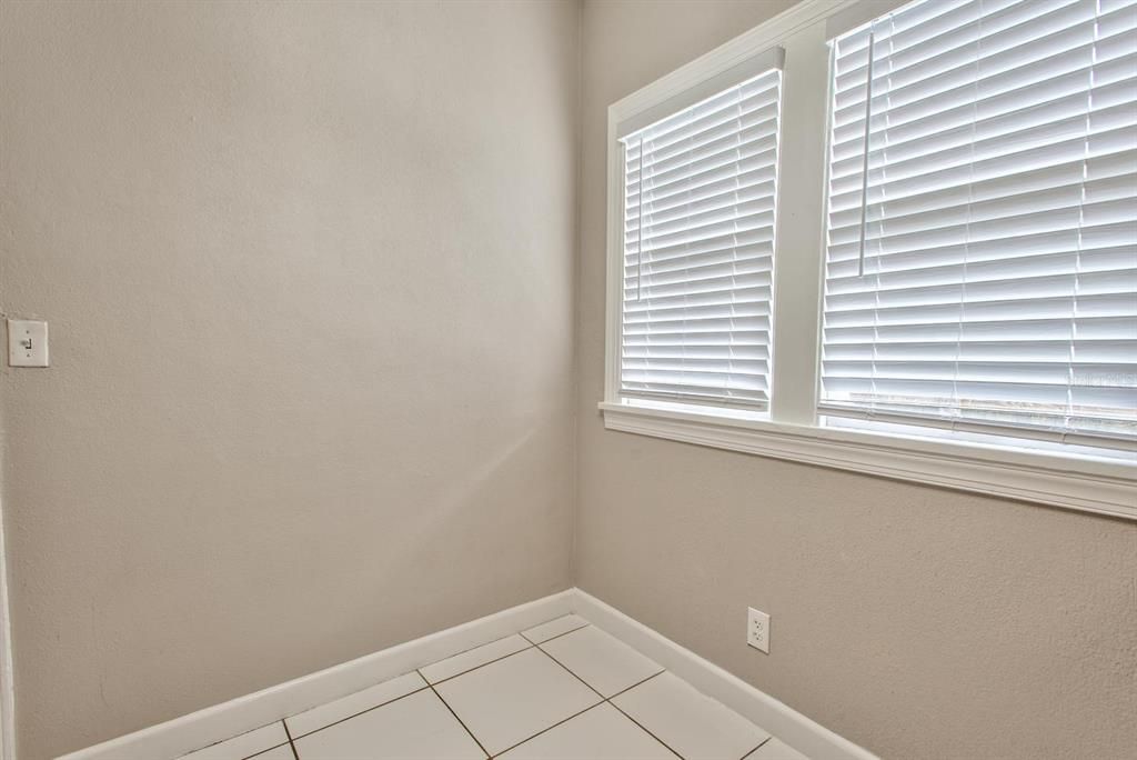 For Rent: $2,700 (3 beds, 2 baths, 1120 Square Feet)