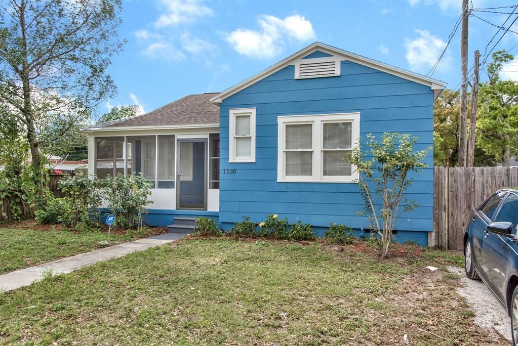 For Rent: $2,700 (3 beds, 2 baths, 1120 Square Feet)