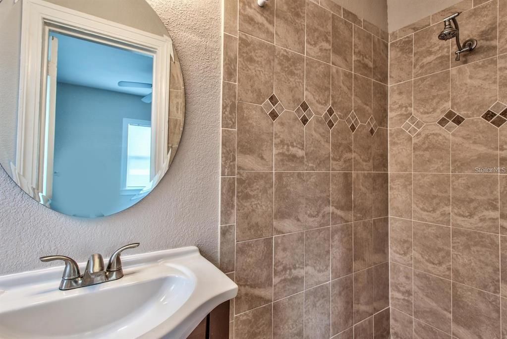 For Rent: $2,700 (3 beds, 2 baths, 1120 Square Feet)