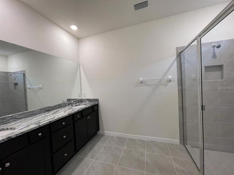 В аренду: $2,650 (4 спален, 2 ванн, 2068 Квадратных фут)