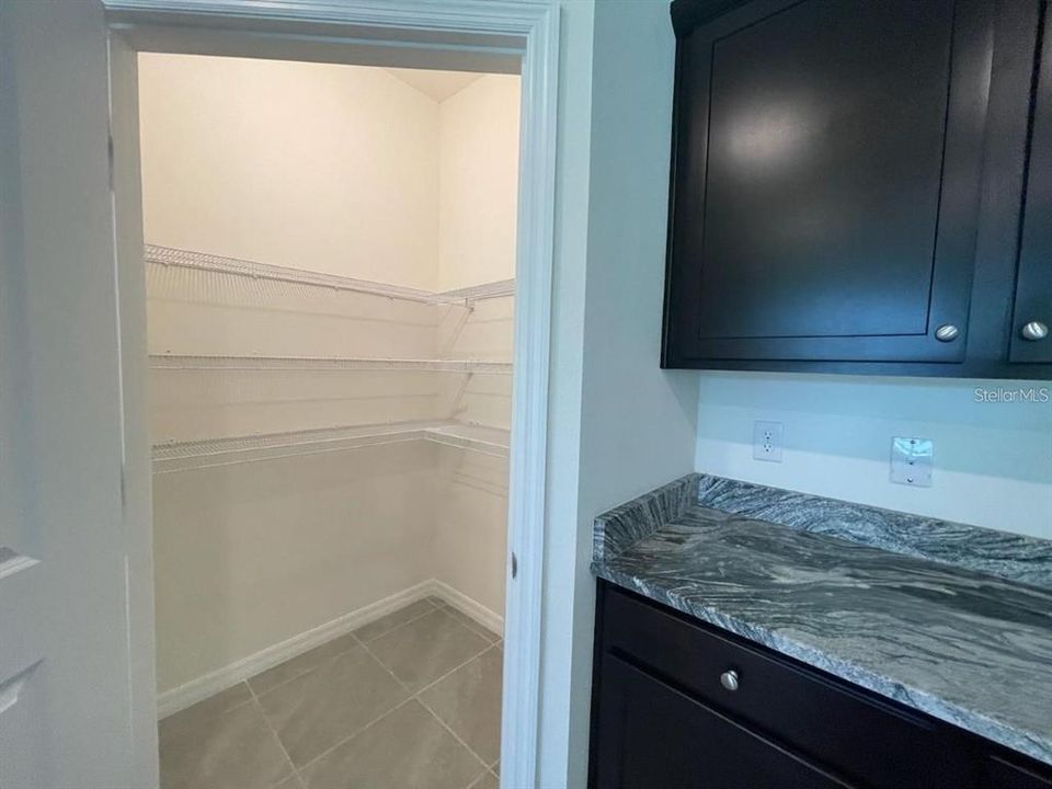 В аренду: $2,650 (4 спален, 2 ванн, 2068 Квадратных фут)