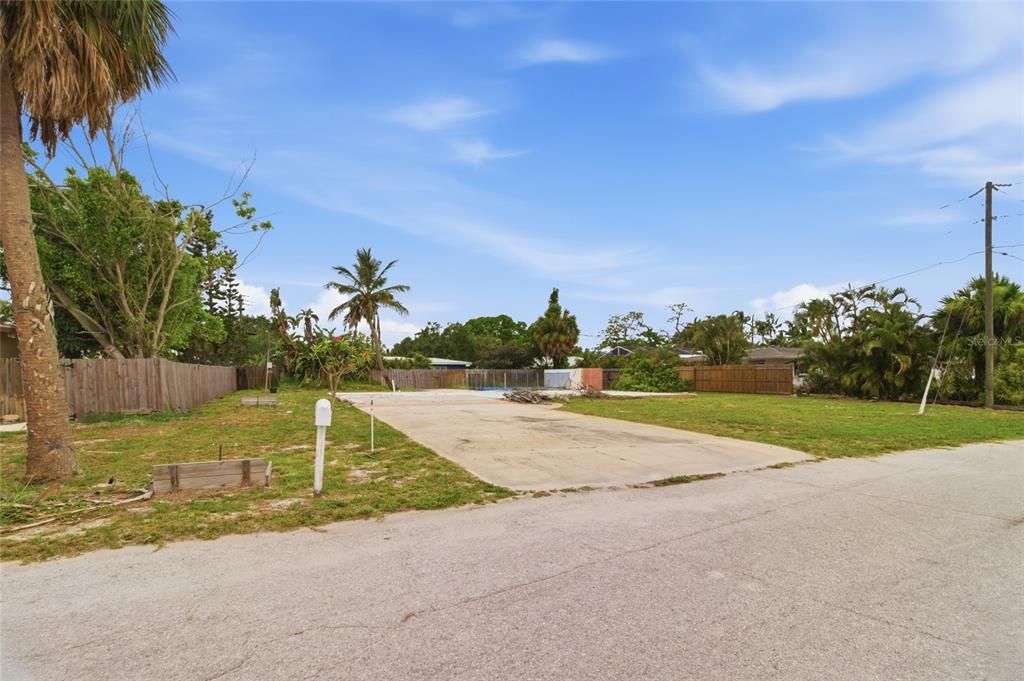 For Sale: $399,000 (0.26 acres)