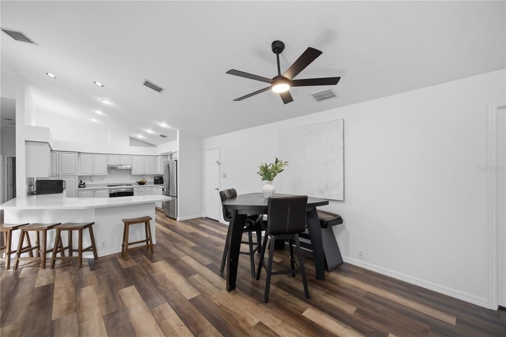 En Venta: $875,000 (4 camas, 3 baños, 3626 Pies cuadrados)