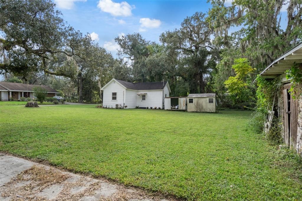 For Sale: $299,900 (4 beds, 2 baths, 2374 Square Feet)