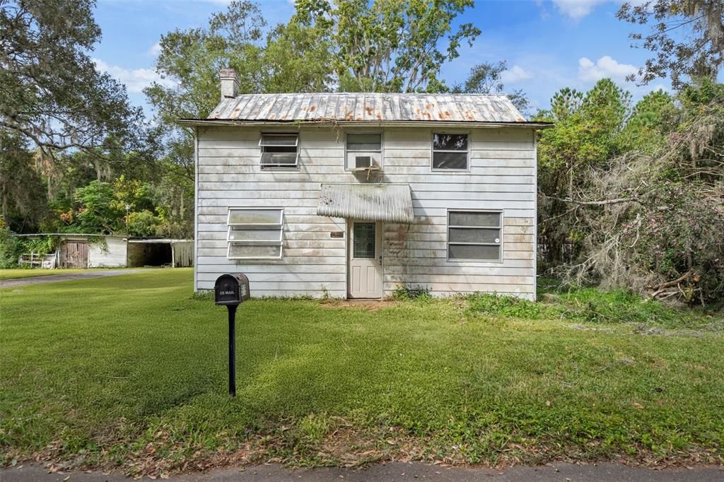 For Sale: $299,900 (4 beds, 2 baths, 2374 Square Feet)