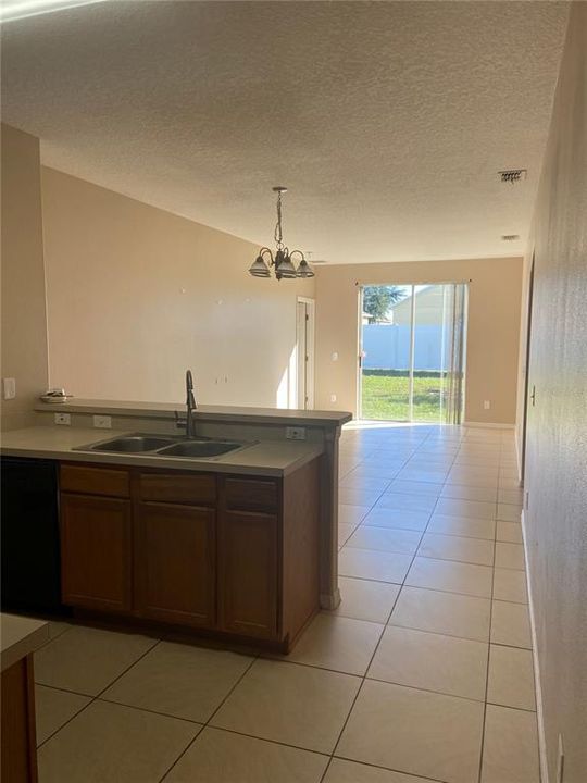 En Renta: $1,900 (4 camas, 2 baños, 1309 Pies cuadrados)
