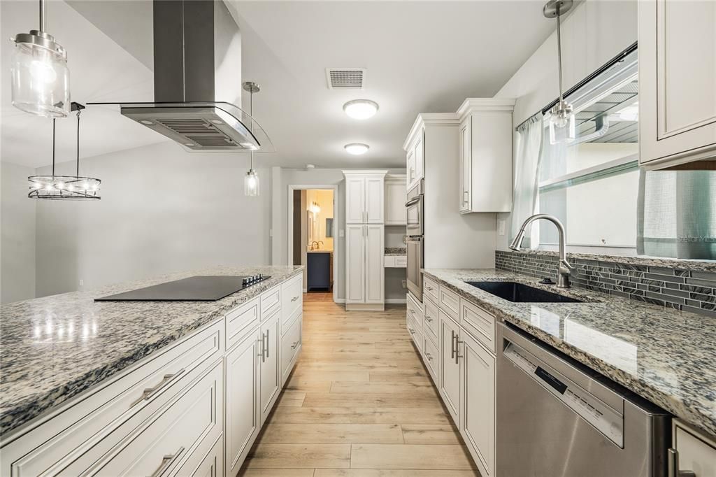 На продажу: $474,900 (3 спален, 2 ванн, 1873 Квадратных фут)