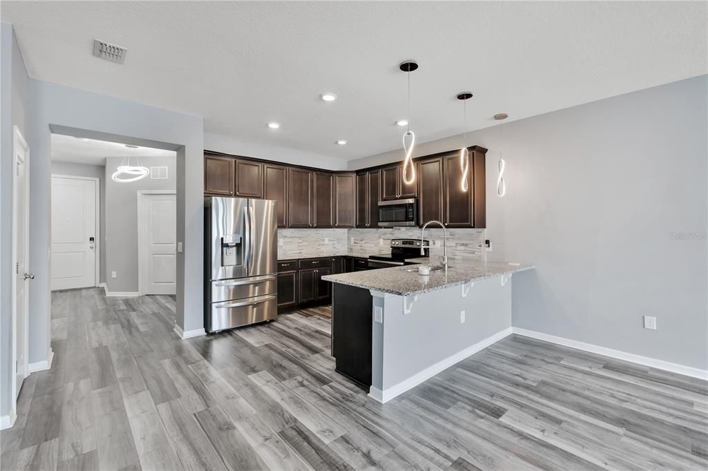 For Sale: $375,000 (4 beds, 3 baths, 1825 Square Feet)