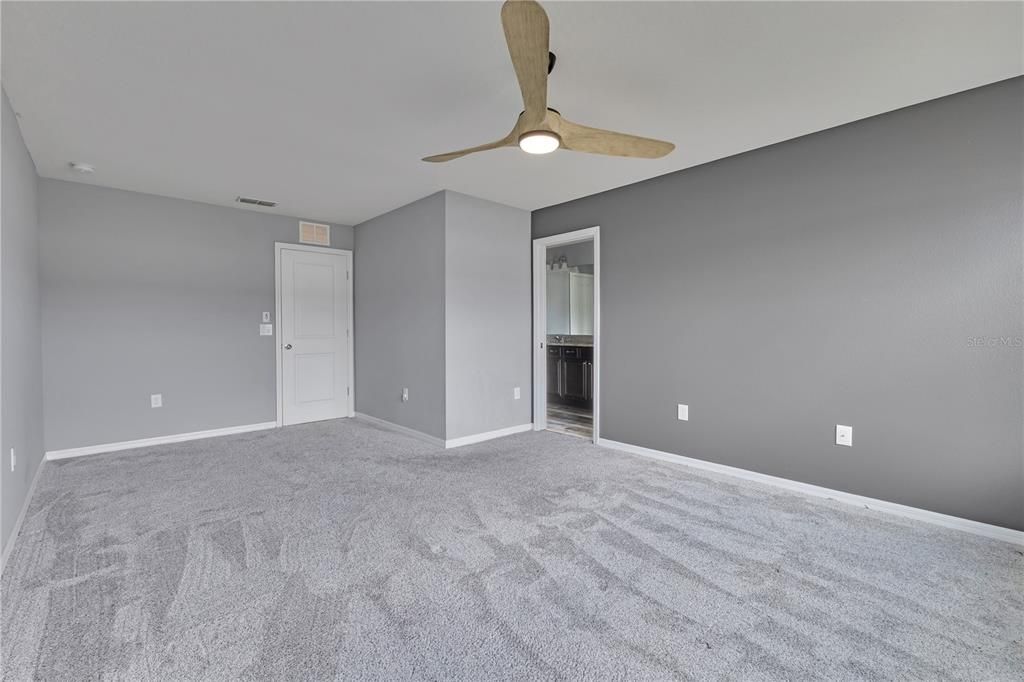 For Sale: $375,000 (4 beds, 3 baths, 1825 Square Feet)