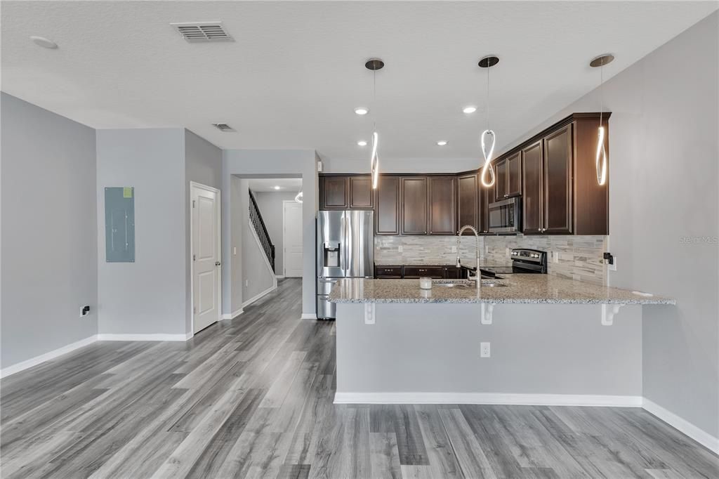 For Sale: $375,000 (4 beds, 3 baths, 1825 Square Feet)