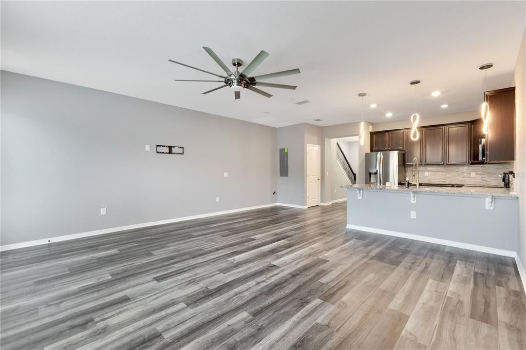 For Sale: $375,000 (4 beds, 3 baths, 1825 Square Feet)
