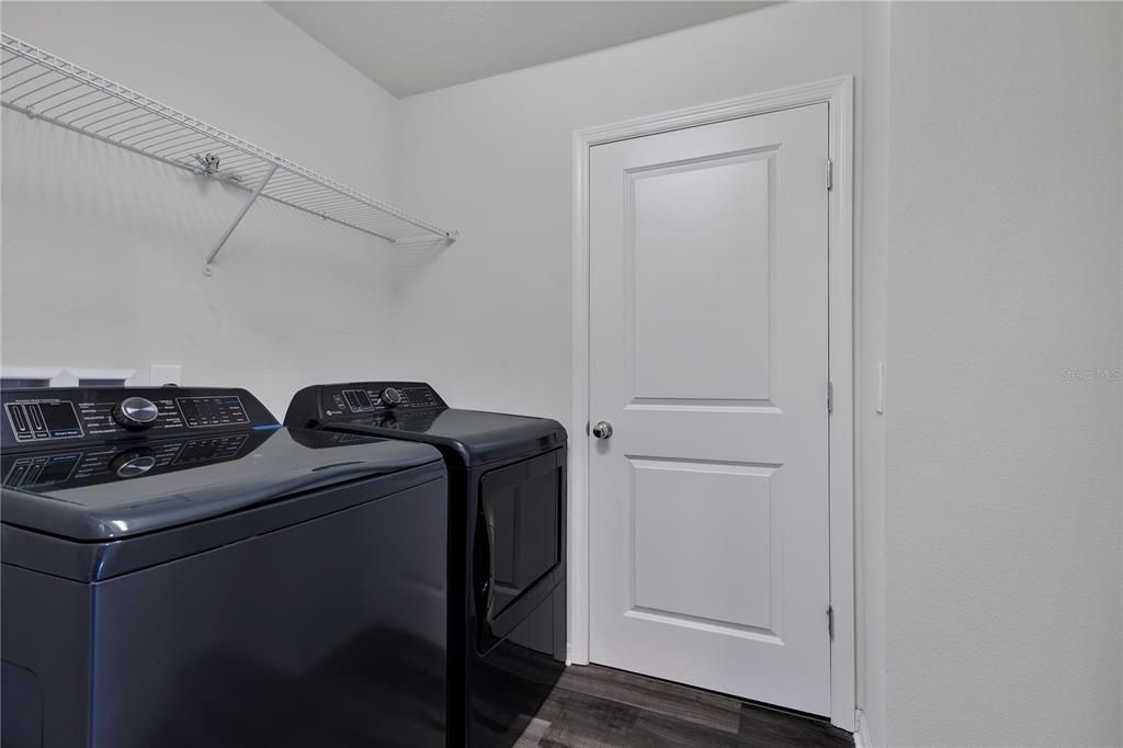 For Sale: $375,000 (4 beds, 3 baths, 1825 Square Feet)