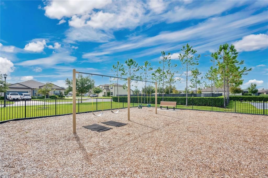 For Sale: $375,000 (4 beds, 3 baths, 1825 Square Feet)