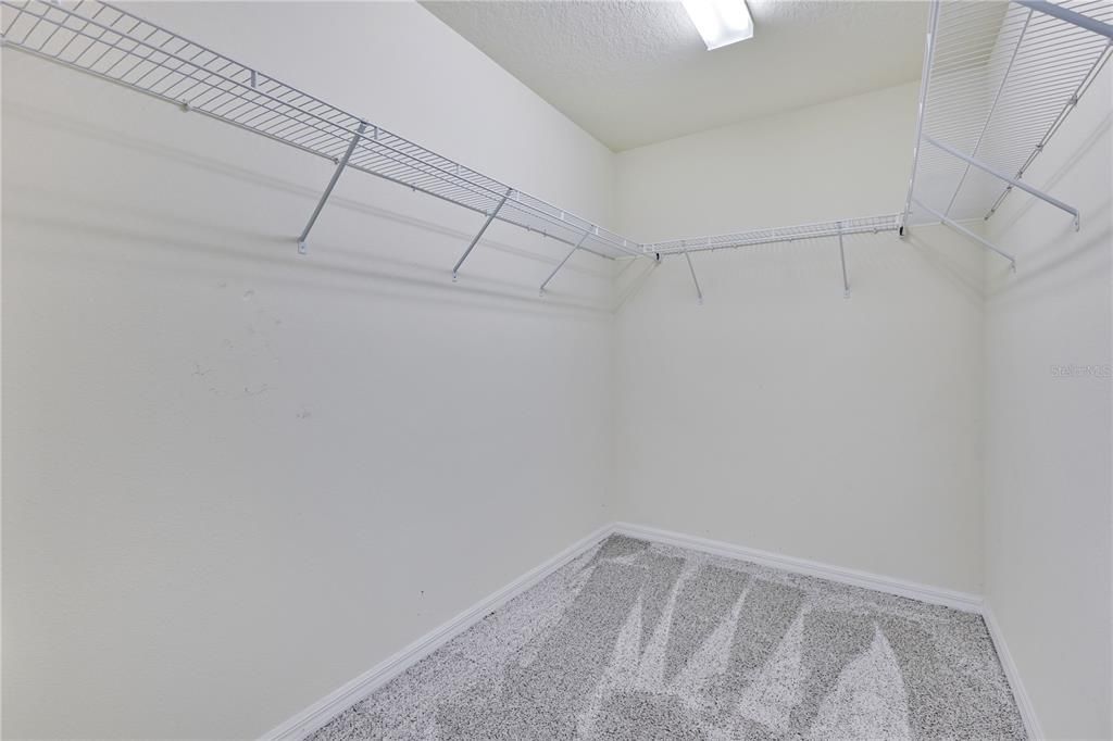 For Sale: $375,000 (4 beds, 3 baths, 1825 Square Feet)