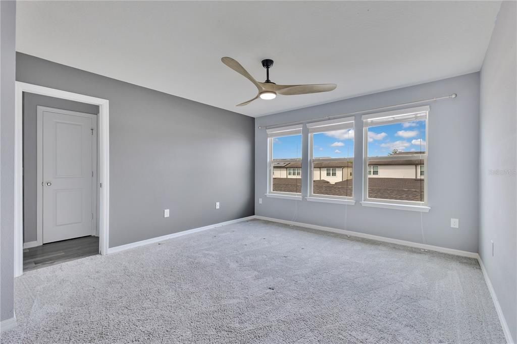 For Sale: $375,000 (4 beds, 3 baths, 1825 Square Feet)