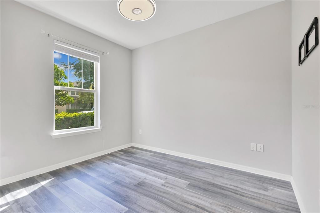 For Sale: $375,000 (4 beds, 3 baths, 1825 Square Feet)