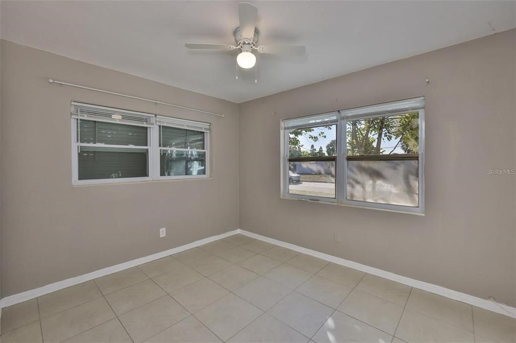 For Rent: $1,800 (3 beds, 2 baths, 1100 Square Feet)