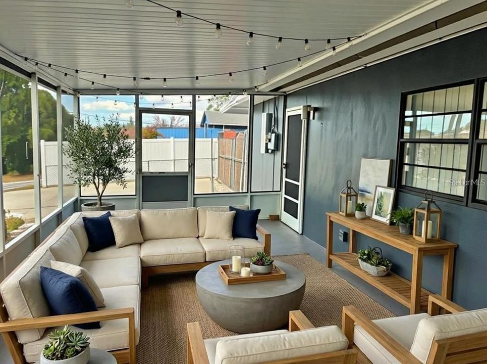 For Rent: $1,800 (3 beds, 2 baths, 1100 Square Feet)