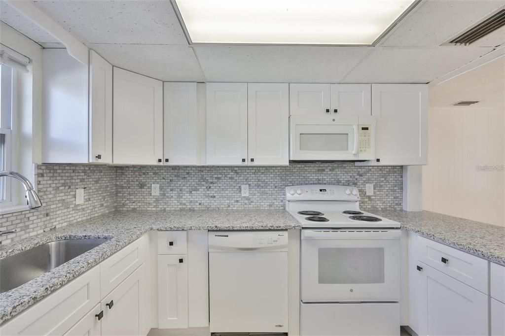 For Rent: $1,800 (3 beds, 2 baths, 1100 Square Feet)