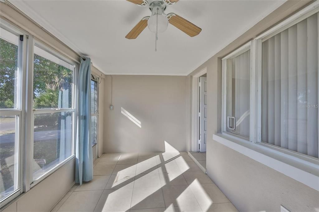 For Rent: $1,800 (3 beds, 2 baths, 1100 Square Feet)