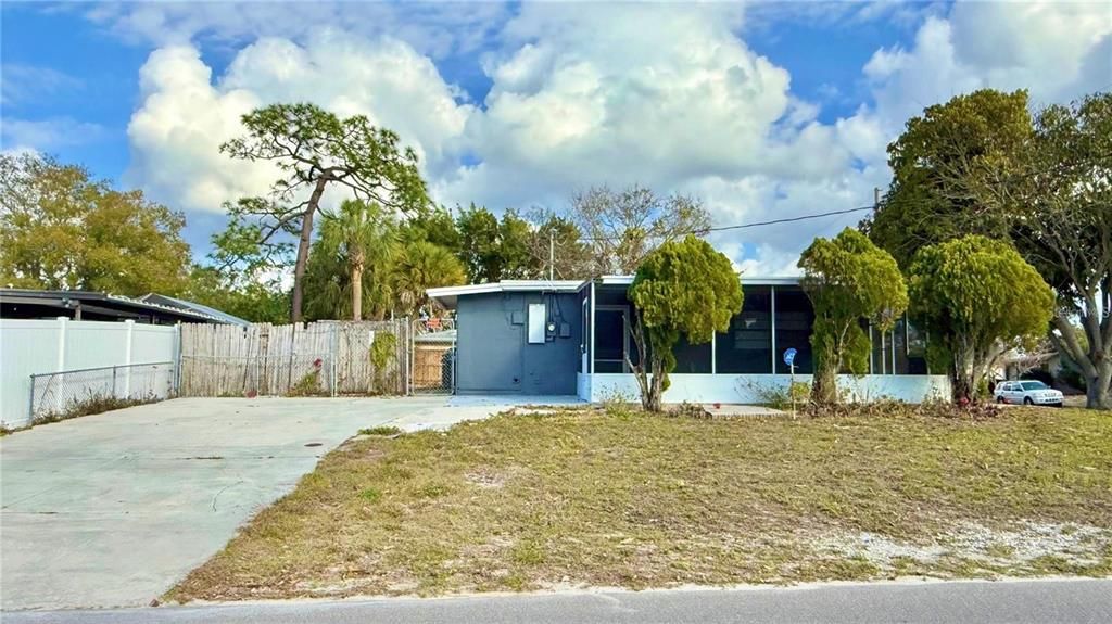 For Rent: $1,800 (3 beds, 2 baths, 1100 Square Feet)