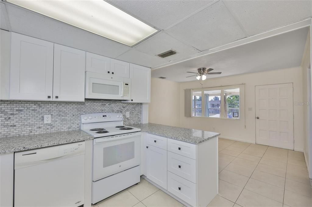 For Rent: $1,800 (3 beds, 2 baths, 1100 Square Feet)