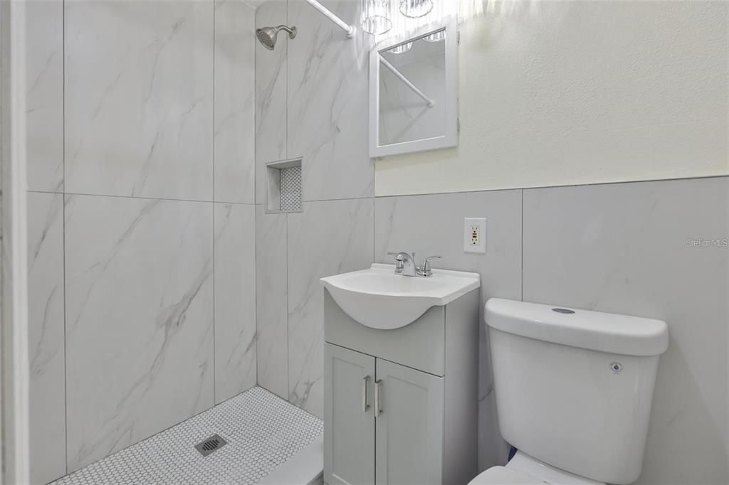 For Rent: $1,800 (3 beds, 2 baths, 1100 Square Feet)