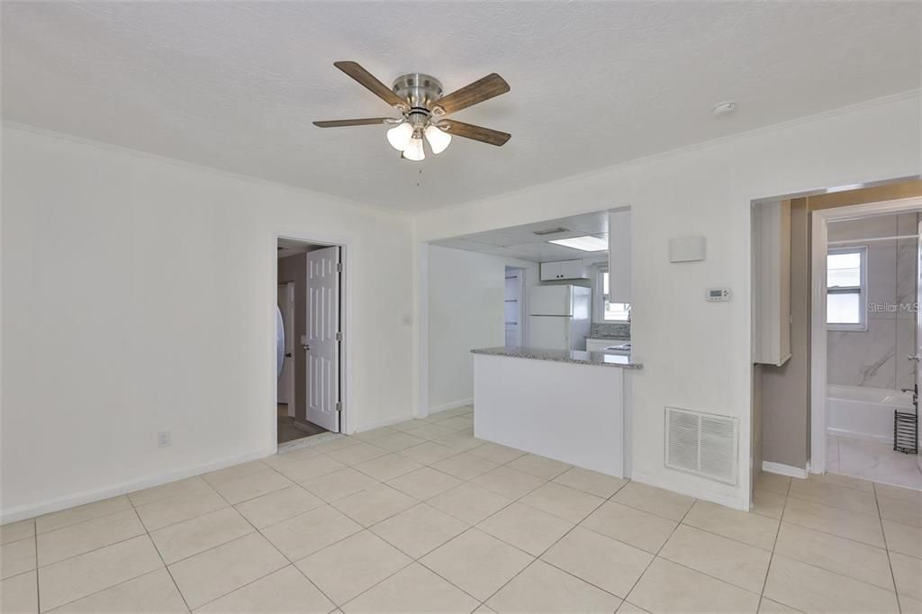 For Rent: $1,800 (3 beds, 2 baths, 1100 Square Feet)
