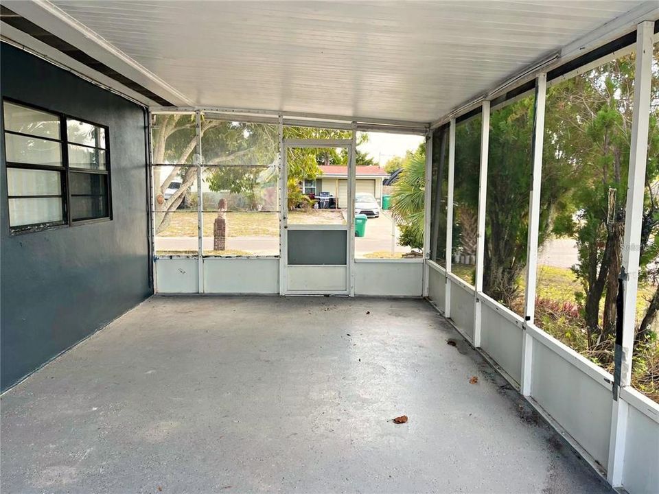 For Rent: $1,800 (3 beds, 2 baths, 1100 Square Feet)