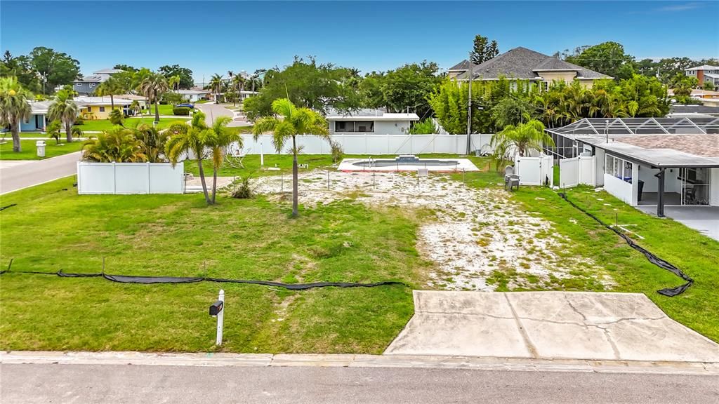 待售: $289,500 (0.20 acres)