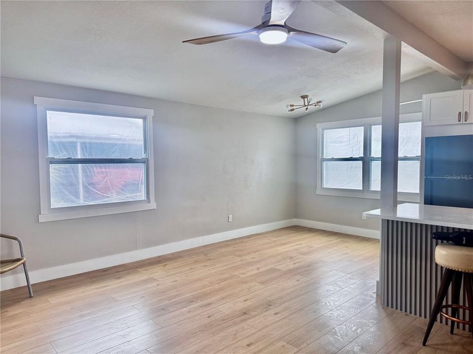 For Rent: $2,550 (4 beds, 2 baths, 1293 Square Feet)