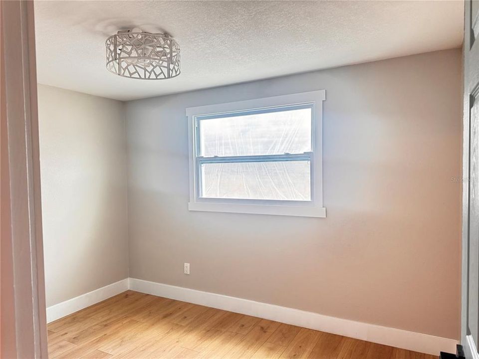 For Rent: $2,550 (4 beds, 2 baths, 1293 Square Feet)
