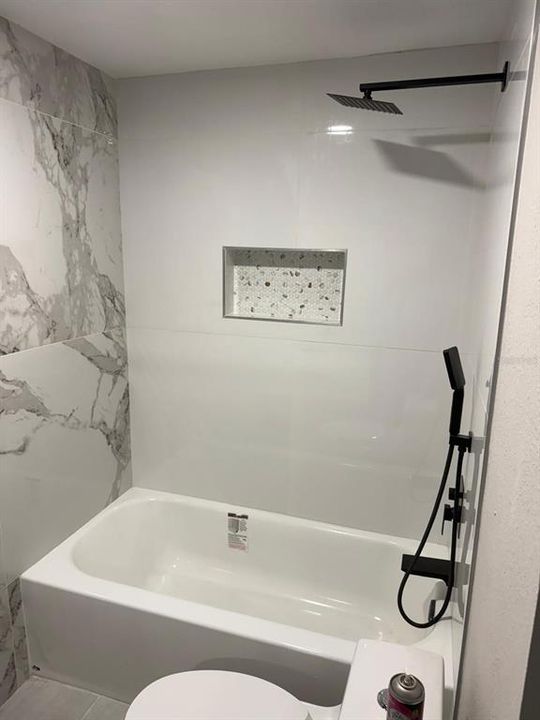 For Rent: $2,550 (4 beds, 2 baths, 1293 Square Feet)