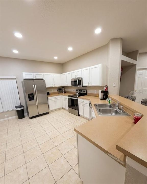 For Rent: $2,600 (4 beds, 3 baths, 1658 Square Feet)