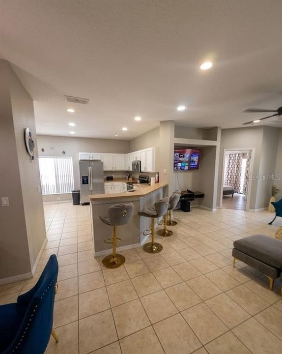 For Rent: $2,600 (4 beds, 3 baths, 1658 Square Feet)
