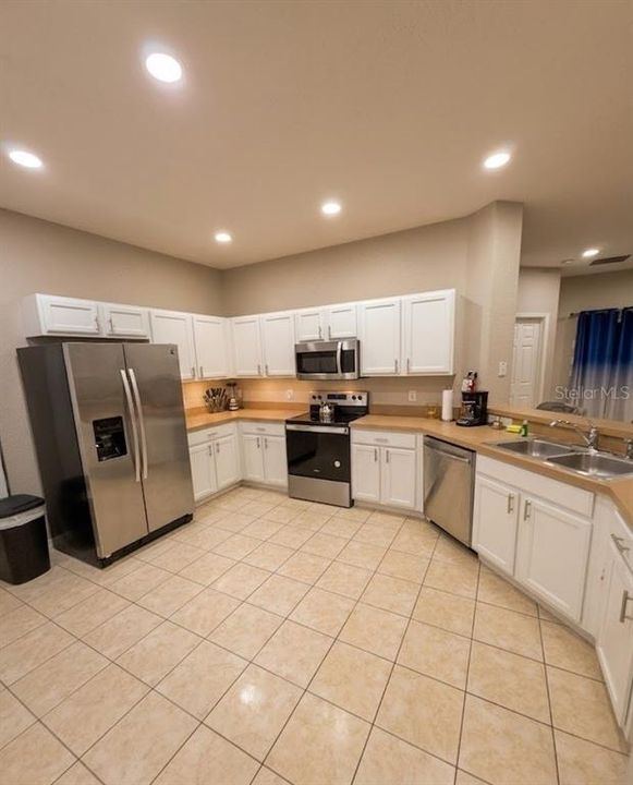 For Rent: $2,600 (4 beds, 3 baths, 1658 Square Feet)