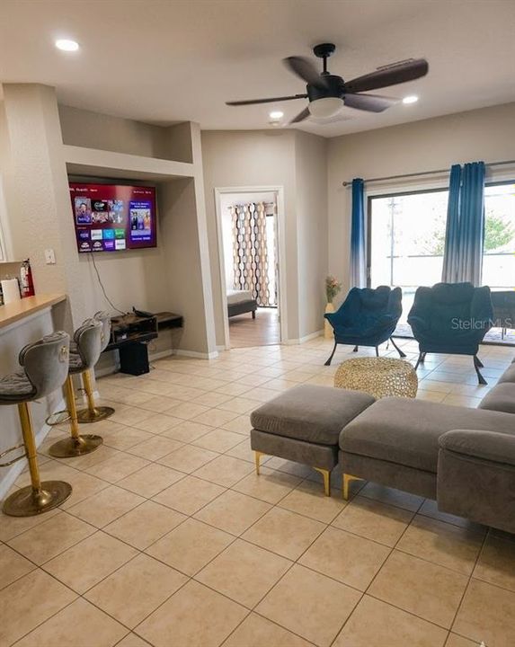For Rent: $2,600 (4 beds, 3 baths, 1658 Square Feet)