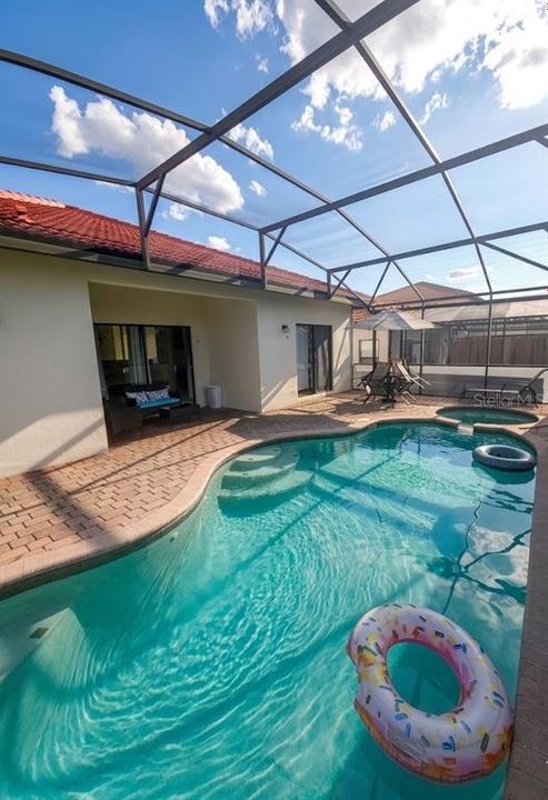For Rent: $2,600 (4 beds, 3 baths, 1658 Square Feet)
